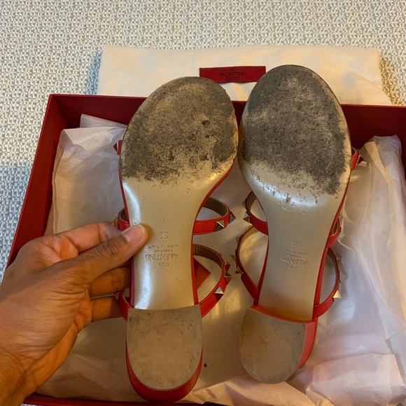 ROCKSTUD CALFSKIN LEATHER SLIDE SANDAL 60 MM - Picture 3 of 3